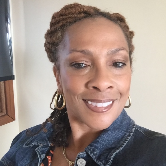 Meet your Posher, Angela - Picture 1 of 1